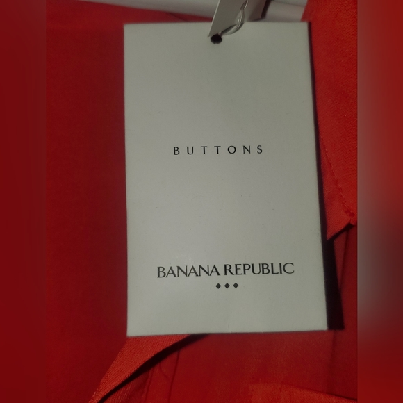 Banana Republic red mid length dress.  Lined with red camisole. Size 8 - Picture 3 of 7